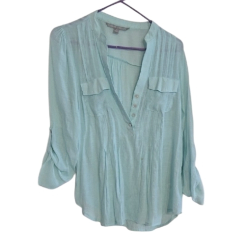 Valerie Stevens Light Blue Button Down Shirt Pastel Lightwright Sheer Spring